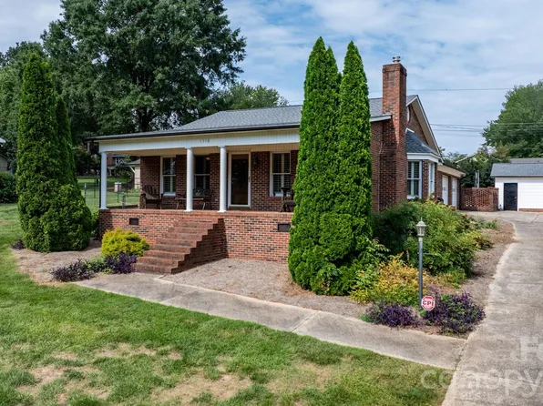 1316 Oak Canopy Rd, Lincolnton, NC 28092
