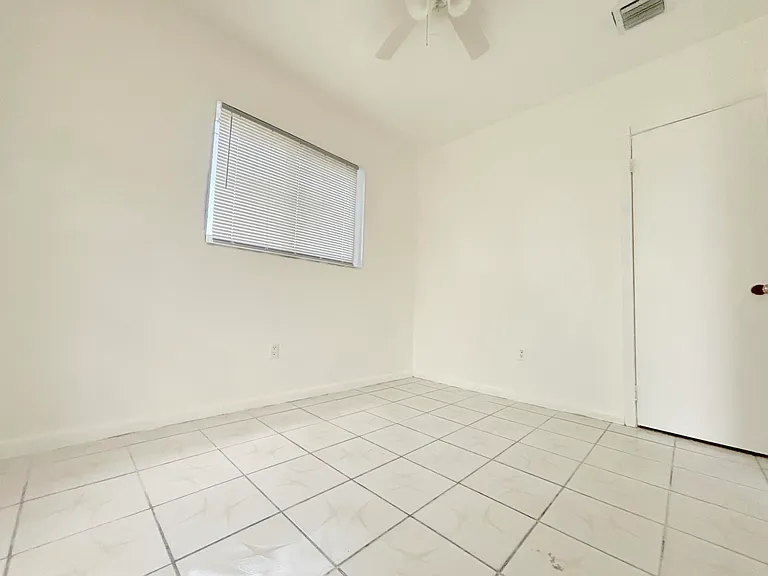3645 NW 195th Ter — Photo 18