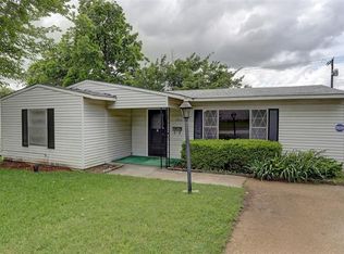 13961 Bee St, Farmers Branch, TX 75234