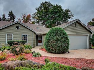 1717 Stardust Dr, Waukesha, WI 53186