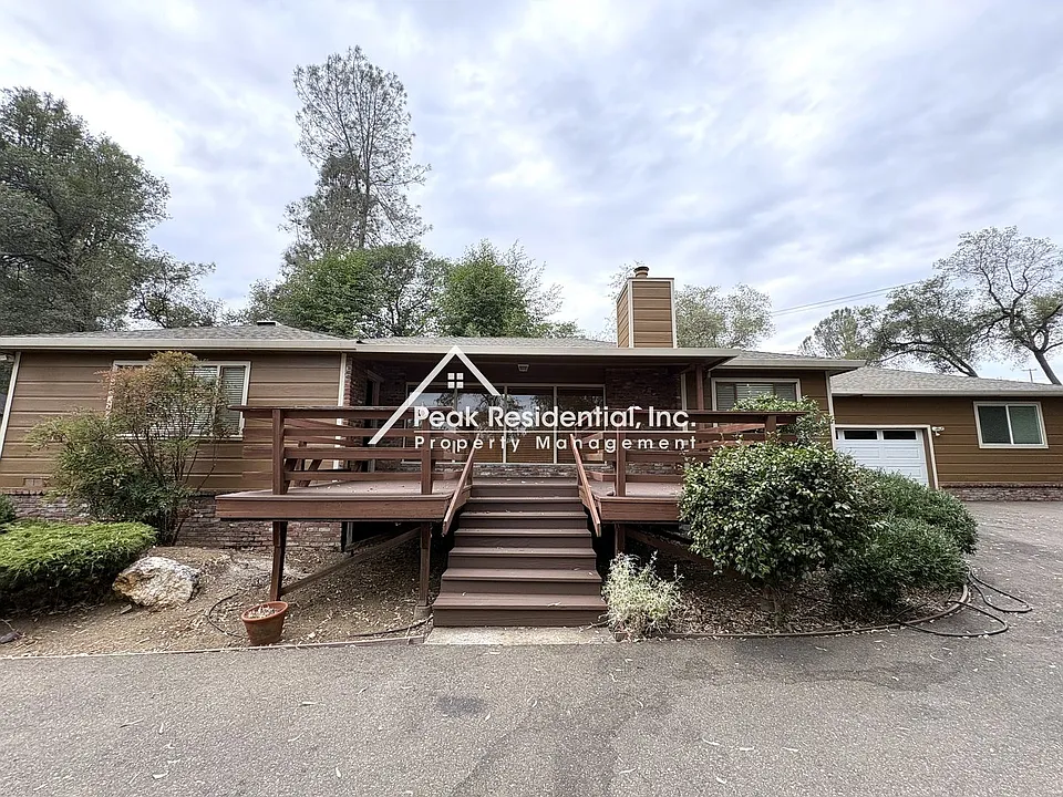 1280 Grove Ct
