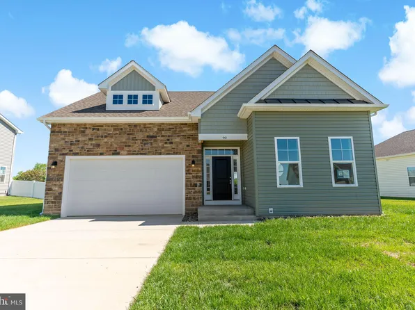 90 Santiago Cir, Martinsburg, WV 25403