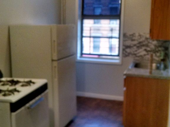 3rd image of 1834 Park Pl APT 4