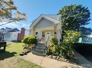 988 Elmer Pl, North Brunswick, NJ 08902