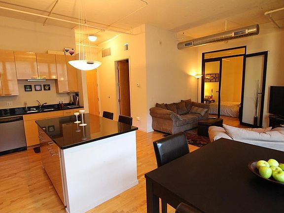 3rd image of 290 Market St Unit 412