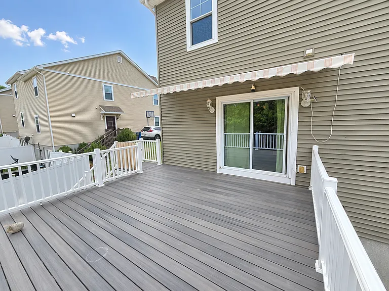 225 E Bird St — Photo 16