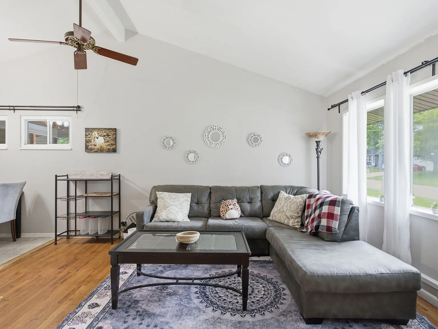 3 bed, 1100 sqft, $3,600 — Photo 4