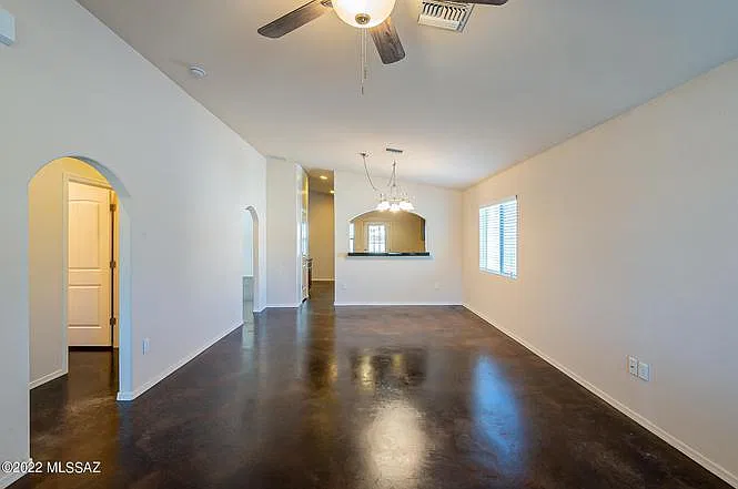 1133 E Hedrick Dr — Photo 7
