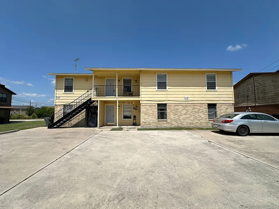 1901 Cedarhill