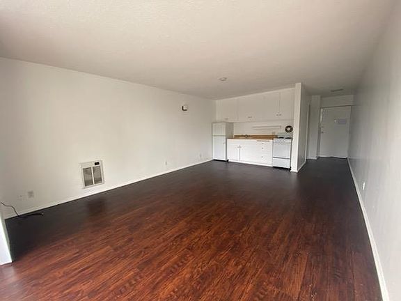 2nd image of 609 De La Vina St #2