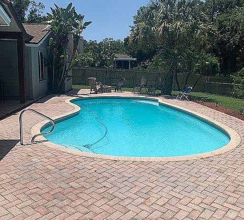 Pool Pic with large deck