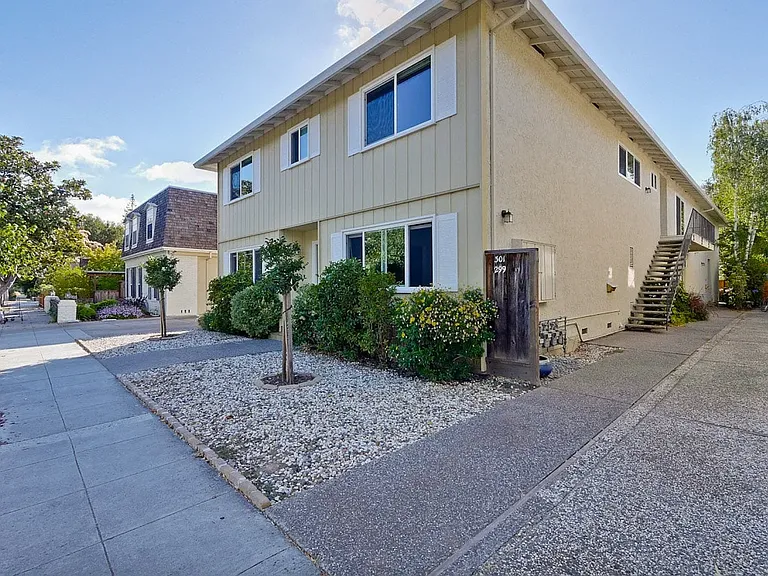 301 College Ave — Photo 1