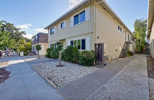 301 College Ave Photo 1