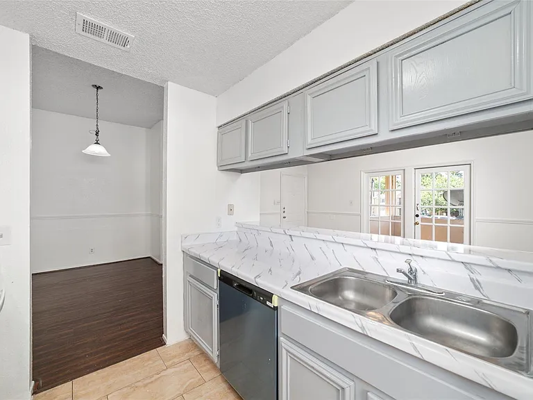 1308 Brenda Ln #C-4 — Photo 3