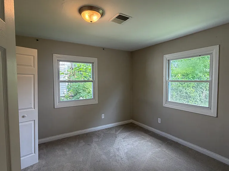 3351 Ainsworth Dr — Photo 9