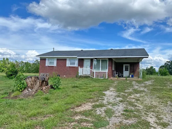 445 Dodd Dr, Savannah, TN 38372
