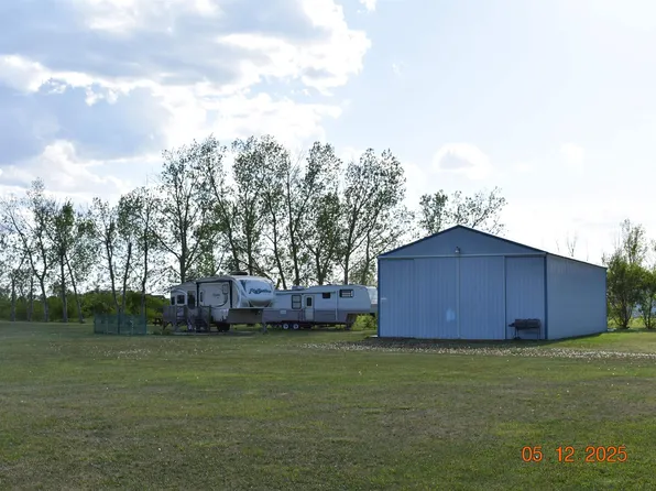 4100 Stern Berry Ave, Garrison, ND 58540