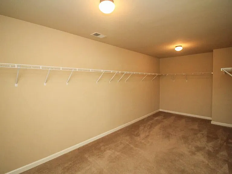 2733 Huntcliffe Dr — Photo 20