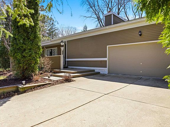 2nd image of 3217 Nottingham Way