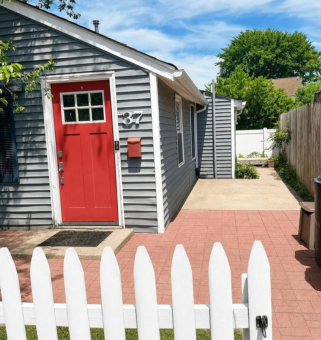 1 bed, 2110 sqft, $3,000 — Photo 1