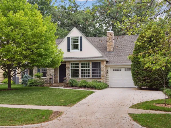 4929 Maple Rd, Edina, MN 55424
