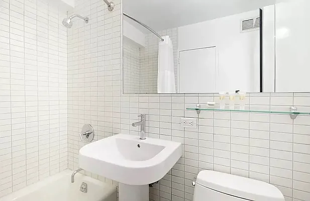 Rented by Manhattan Realty Group | media 5