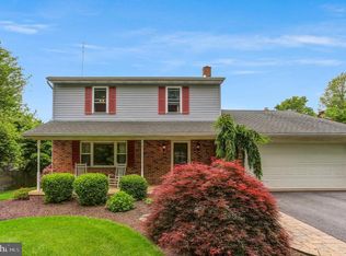 6 McCullough Dr, Glen Rock, PA 17327
