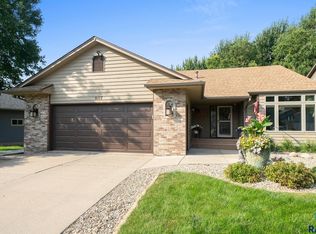 5117 E Blueridge Dr, Sioux Falls, SD 57110