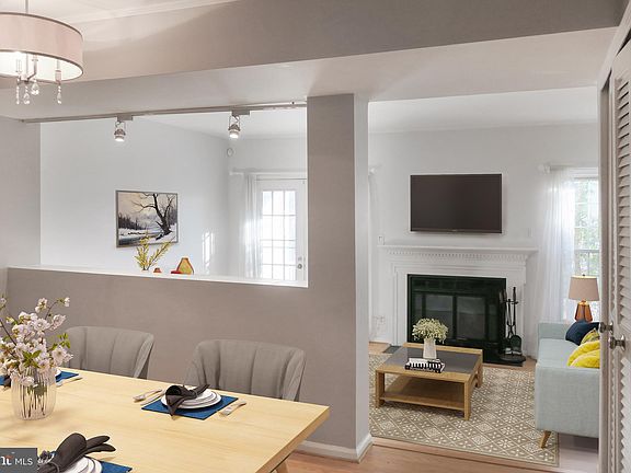 3rd image of 2915B S Woodstock St #2