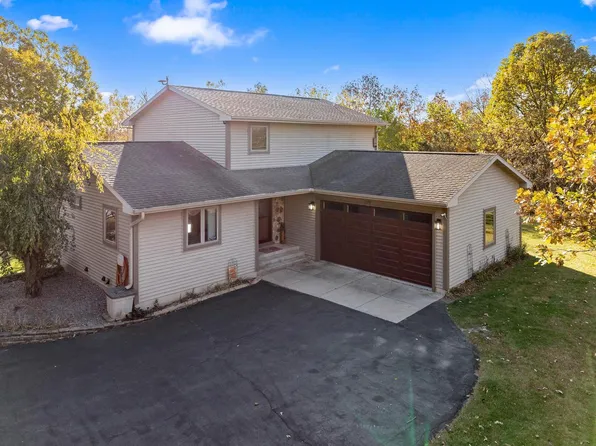 N7491 Bay DRIVE, Elkhorn, WI 53121