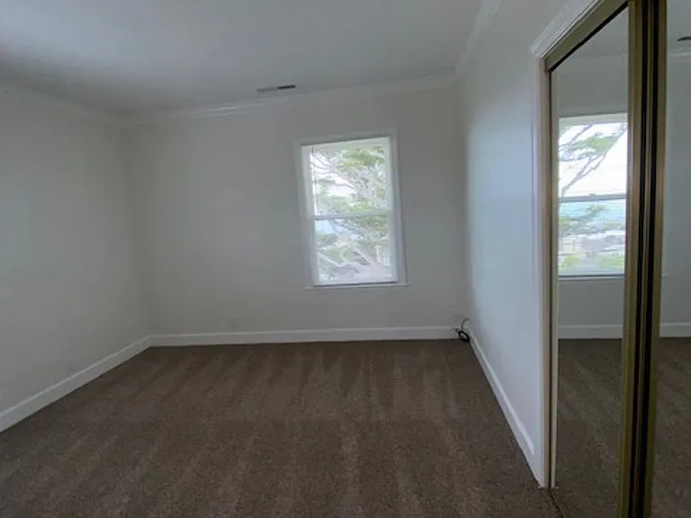 585 Laine St — Photo 3