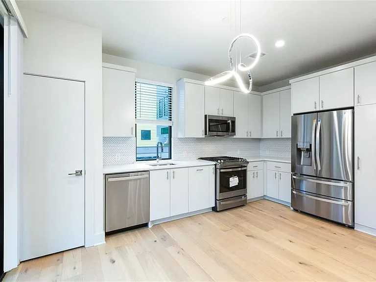 1116 Walton Ln #2 — Photo 5