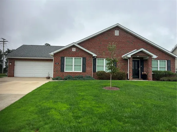 124 Cherokee Dr, Beaver Falls, PA 15010