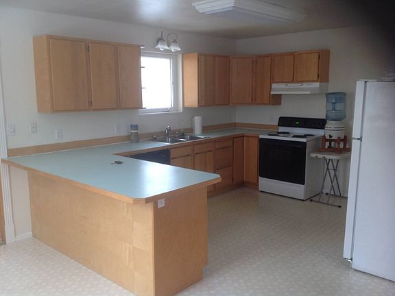5th image of 740 Eastview Dr