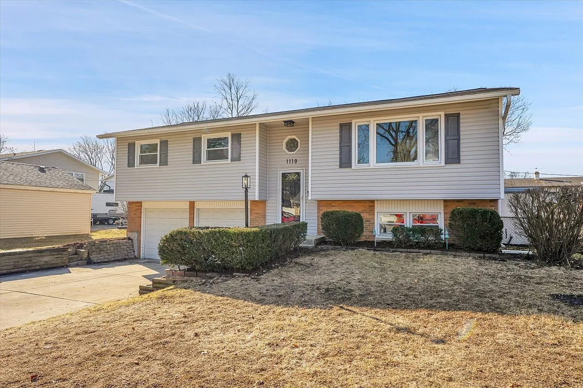 1119 E Dogwood Ln photo 1