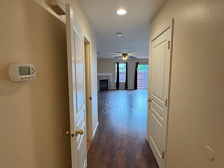 6018 NE 33rd Cir — Photo 8