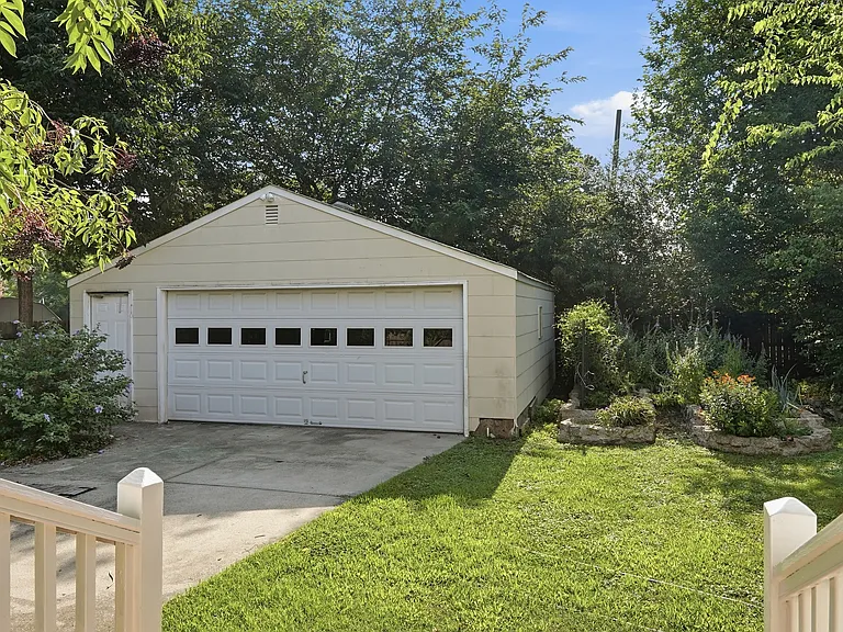 920 Oaklawn Ave — Photo 24