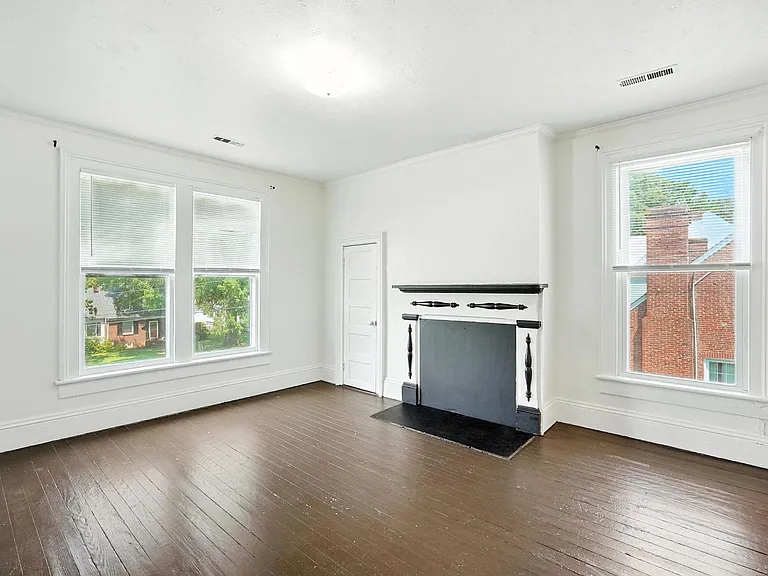 312 1st Ave — Photo 3