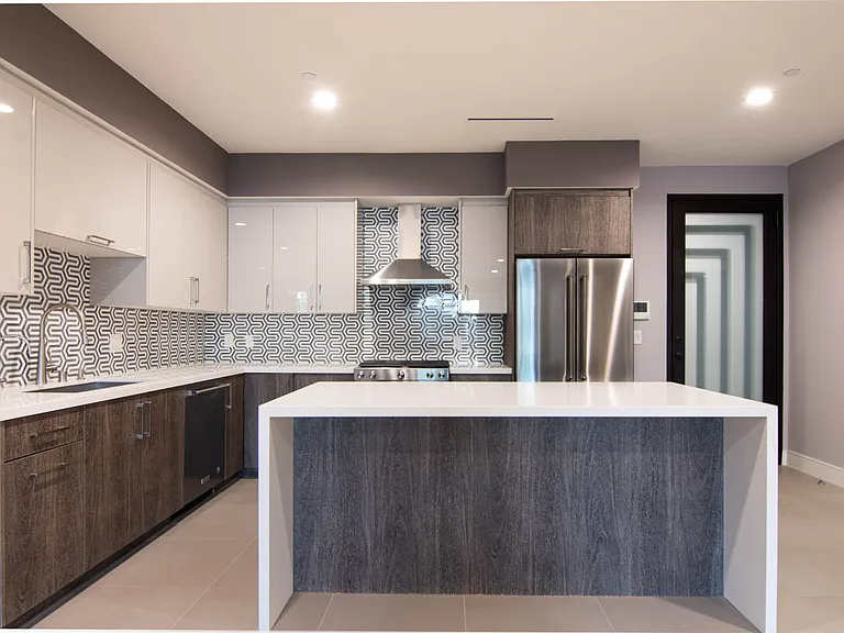 2225 Mira Vista Ave #104 — Photo 4