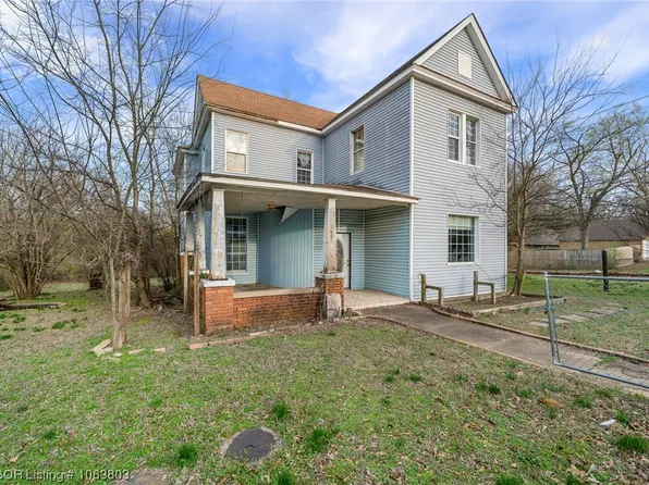 1605 Jenny Lind Rd, Fort Smith, AR 72901