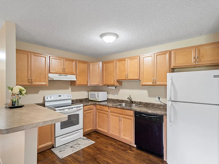 15012 Island Dr — Photo 5