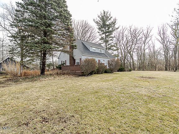 3rd image of 1517 Tiffin Rd