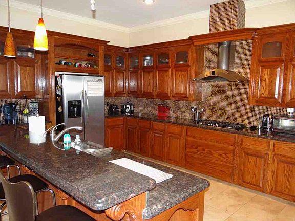 4th image of 2100 Ashley Dr