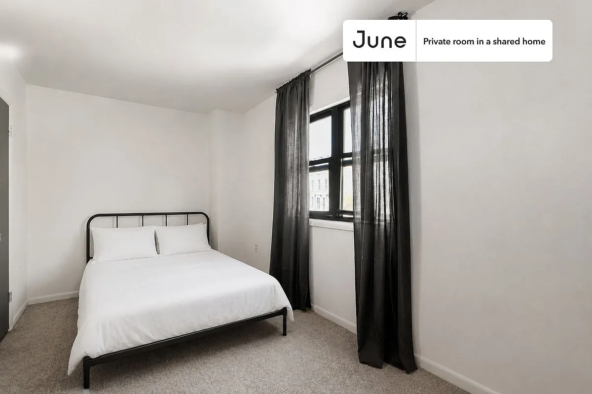 Full bedroom in 5 bed/3 bath home in Logan Circle #417 2B — Photo 1