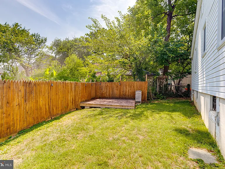 905 Regester Ave — Photo 41