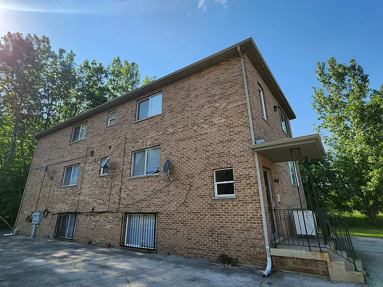 14030 Turner Ave #1 — Photo 2