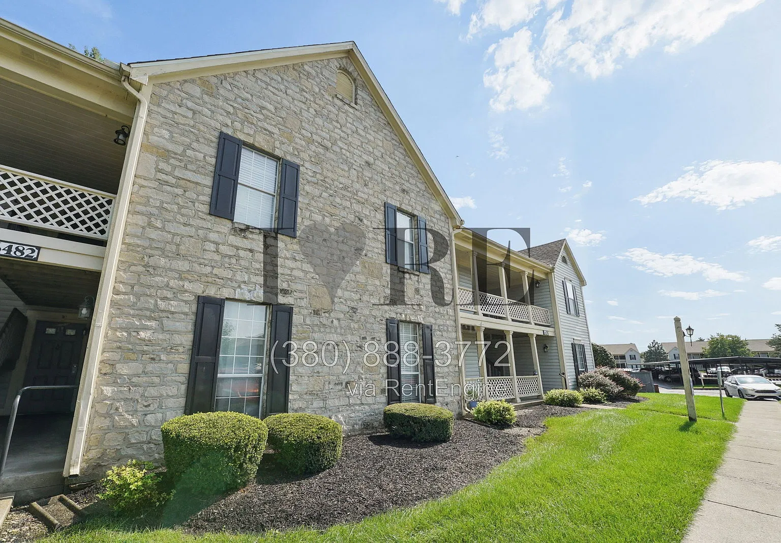 2 bed, 1.5 bath, 1020 sqft, $1,395 — Photo 2