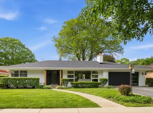 3 W Berkshire Ln, Mount Prospect, IL 60056