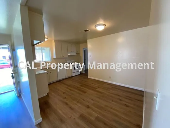 1608 Ukiah Way — Photo 10