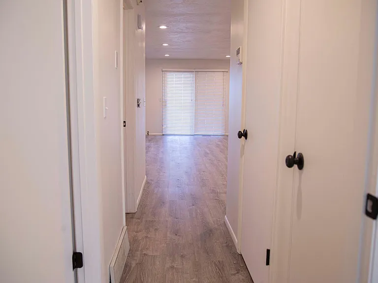 1793 S Laurelhurst Dr — Photo 7